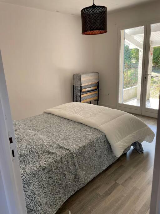 Maison De Vacances 3 Chambres Avec Terrasses 생죠지드디돈느 외부 사진