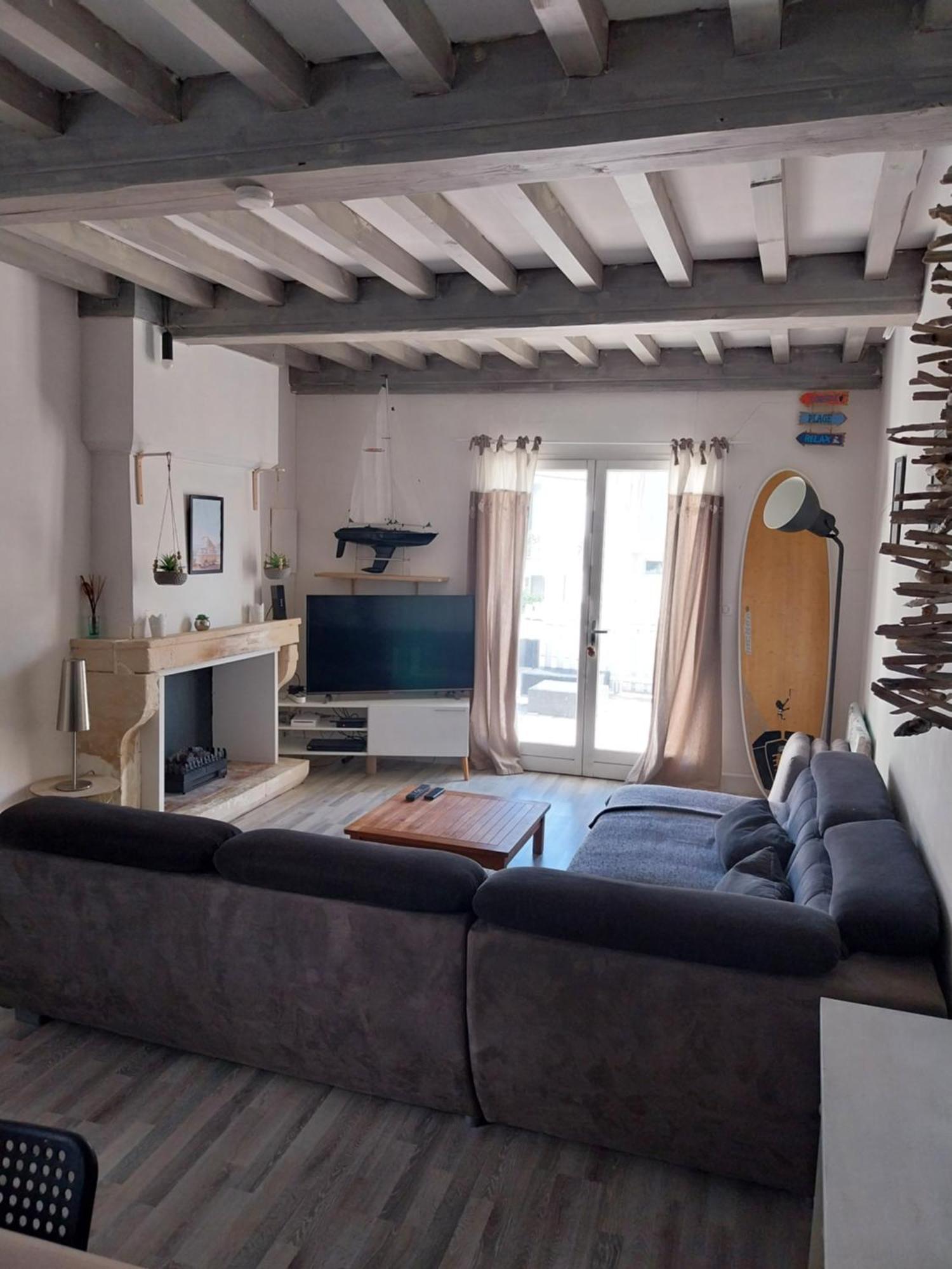 Maison De Vacances 3 Chambres Avec Terrasses 생죠지드디돈느 외부 사진